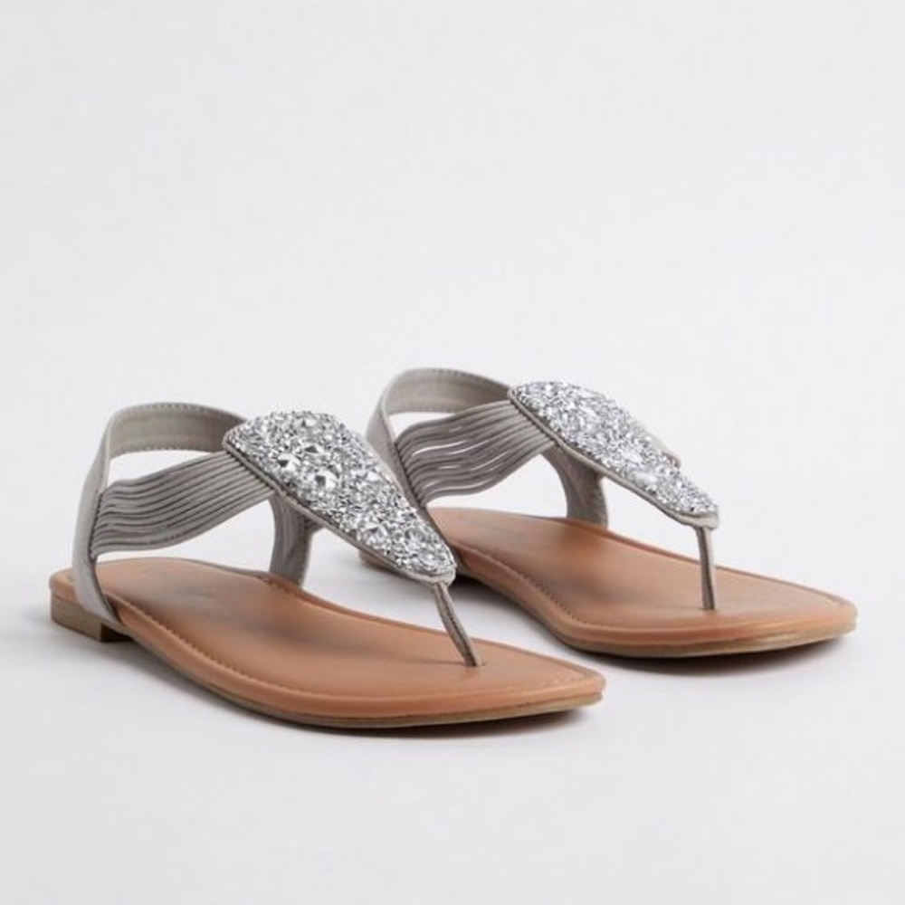 NWT TORRID RHINESTONE Grey T-strap sandal (WW) SIZE 10WW